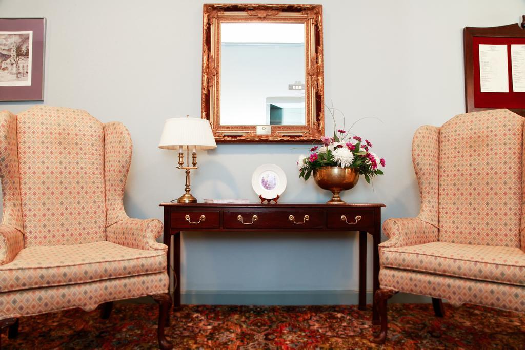 The Williams Inn Williamstown Bagian luar foto