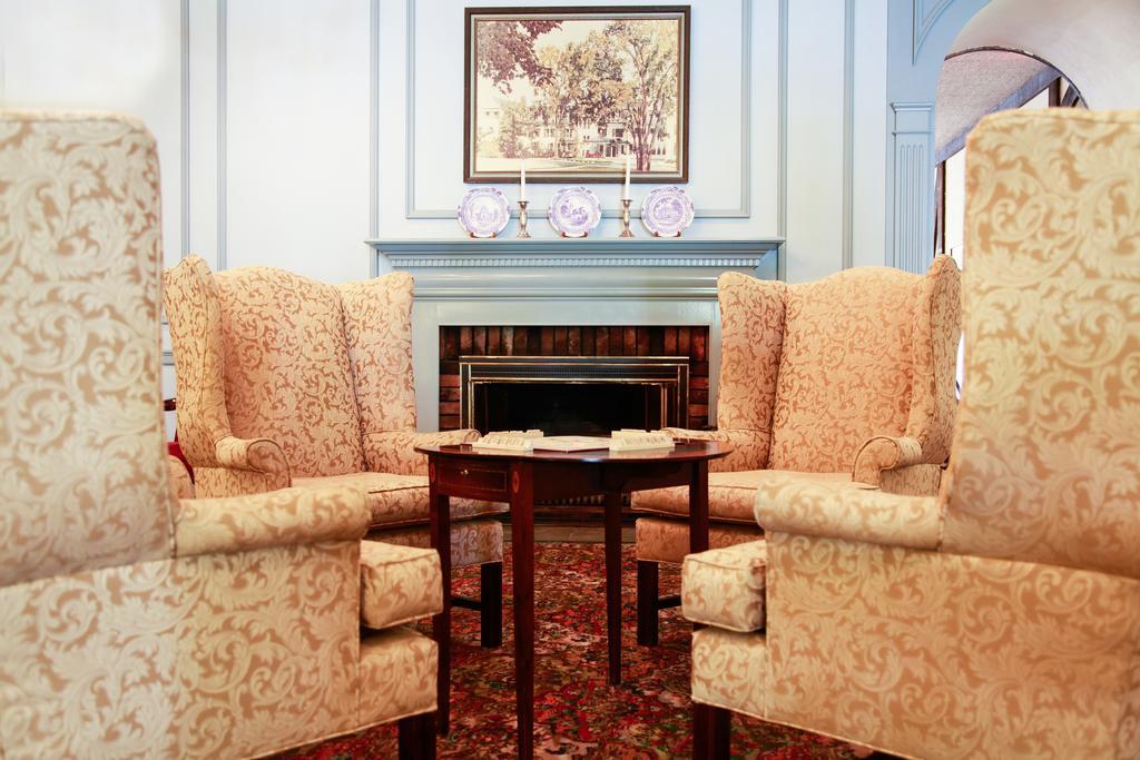 The Williams Inn Williamstown Bagian luar foto