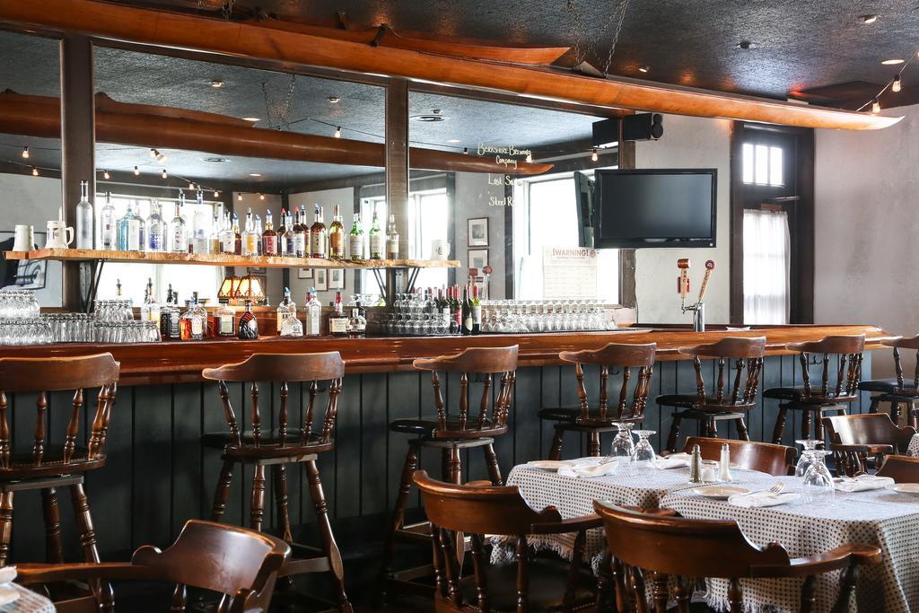 The Williams Inn Williamstown Bagian luar foto