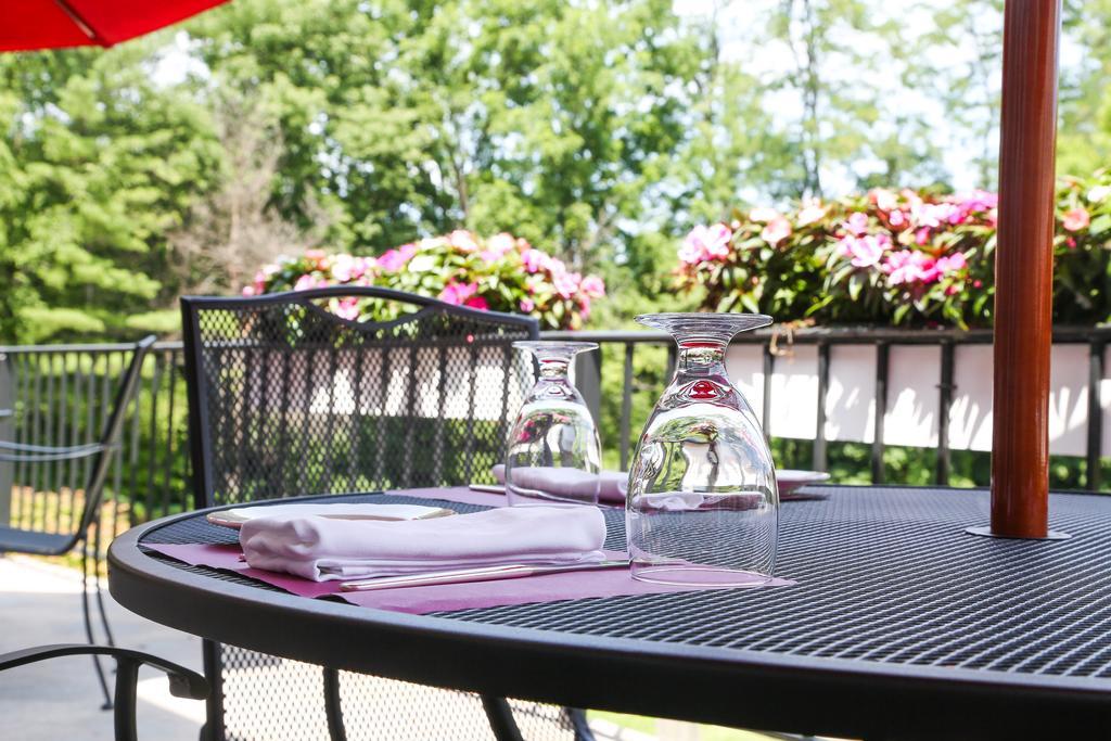The Williams Inn Williamstown Bagian luar foto