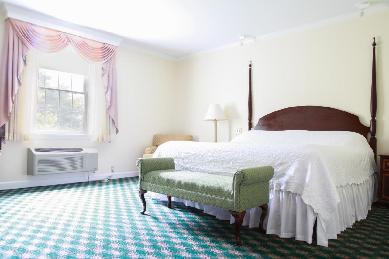 The Williams Inn Williamstown Bagian luar foto