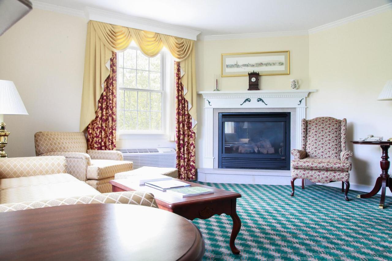 The Williams Inn Williamstown Bagian luar foto